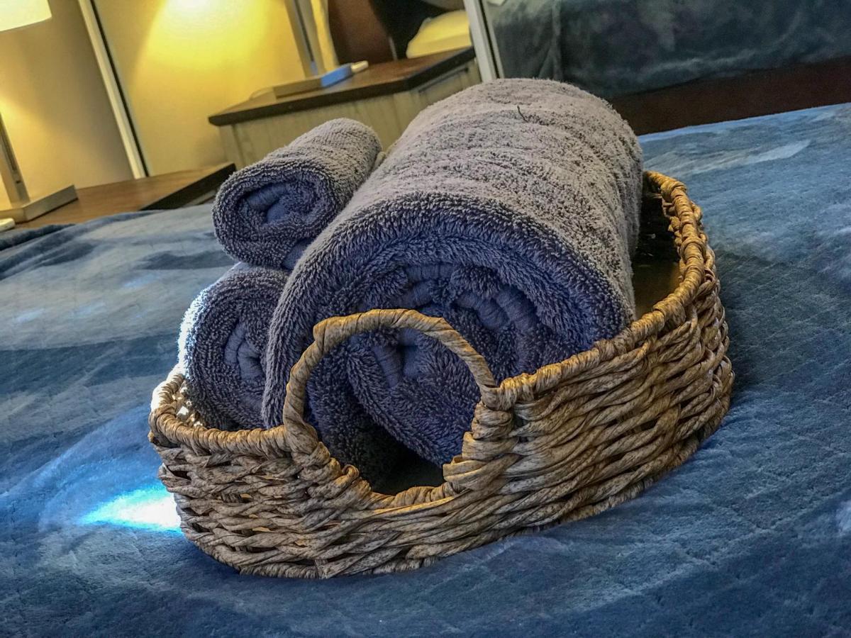 Appartamento Private Jacuzzi Oasis With Mountain Views And Free Parking Ponce Esterno foto